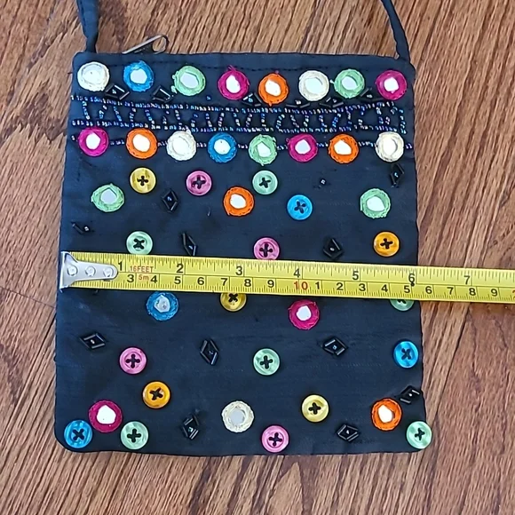 Small Decorative Cloth Purse - Picture 7 of 7